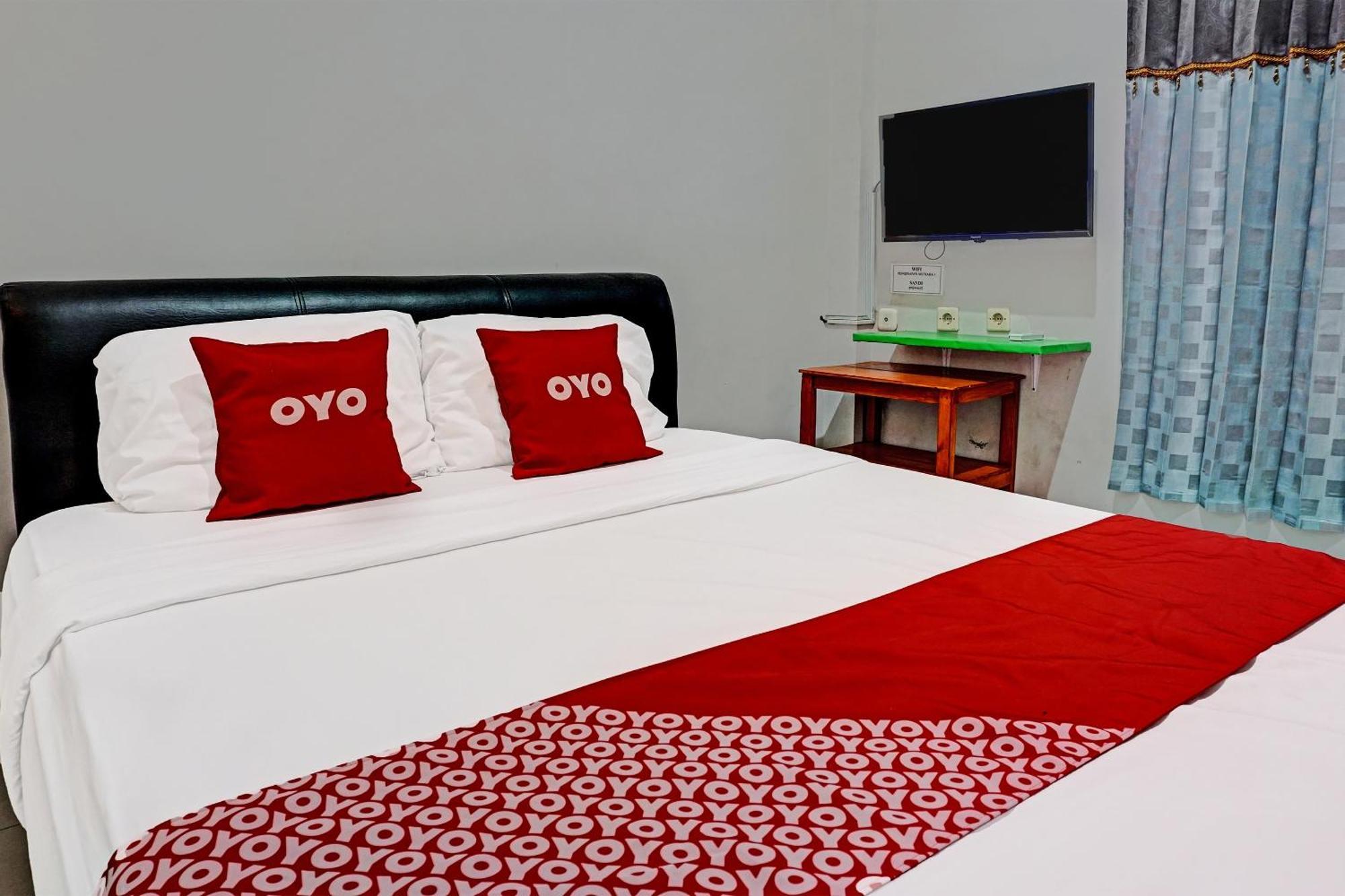 Oyo 91599 Penginapan Mutiara Madiun Exterior photo