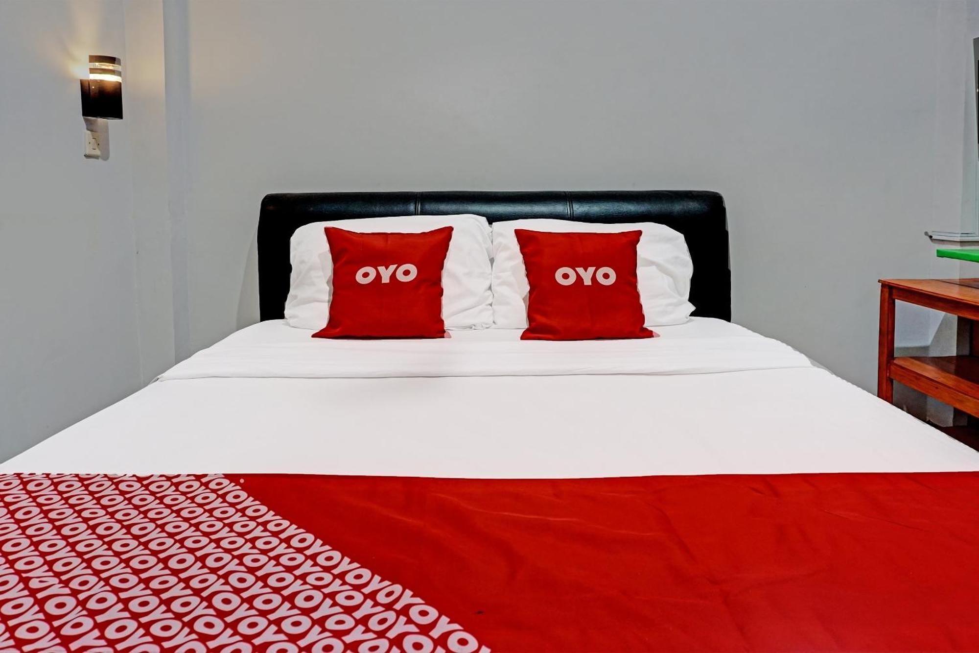 Oyo 91599 Penginapan Mutiara Madiun Exterior photo